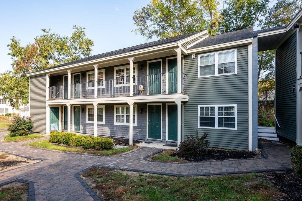 Photo of 22 Cricket Brook, Dover, NH 03820 (MLS # 5114106)
