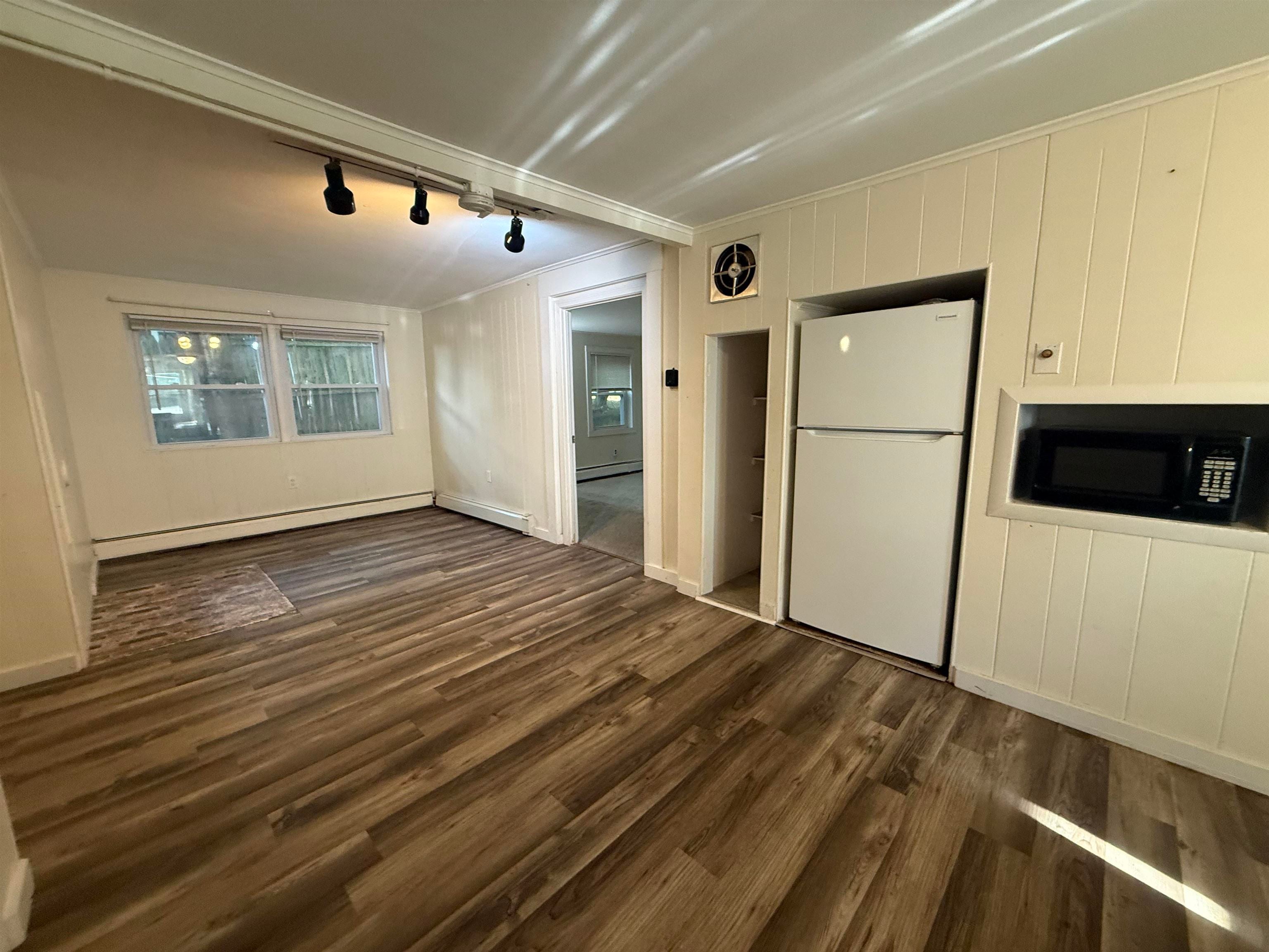 31 Pleasant Street 1