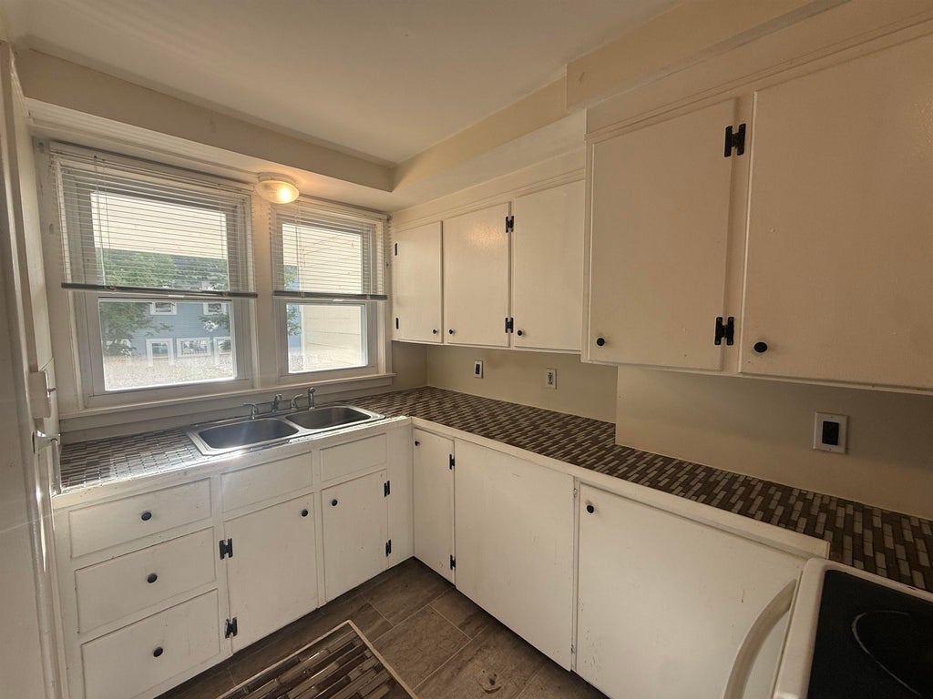 Photo of 31 Pleasant Street #1, Franklin, NH 03235 (MLS # 5104296)