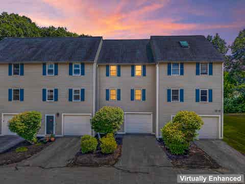 Photo of 61 Fords Landing Drive, Dover, NH 03820 (MLS # 5103599)