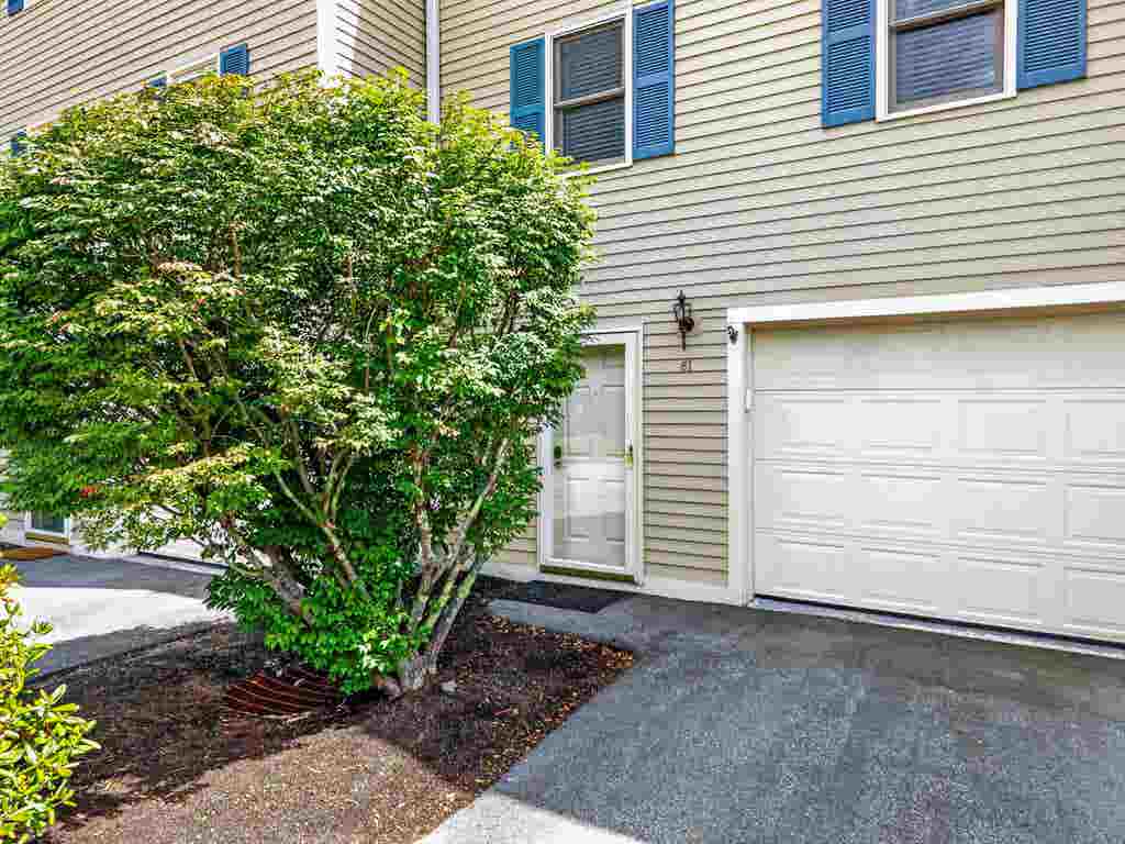 Photo of 61 Fords Landing Drive, Dover, NH 03820 (MLS # 5103599)