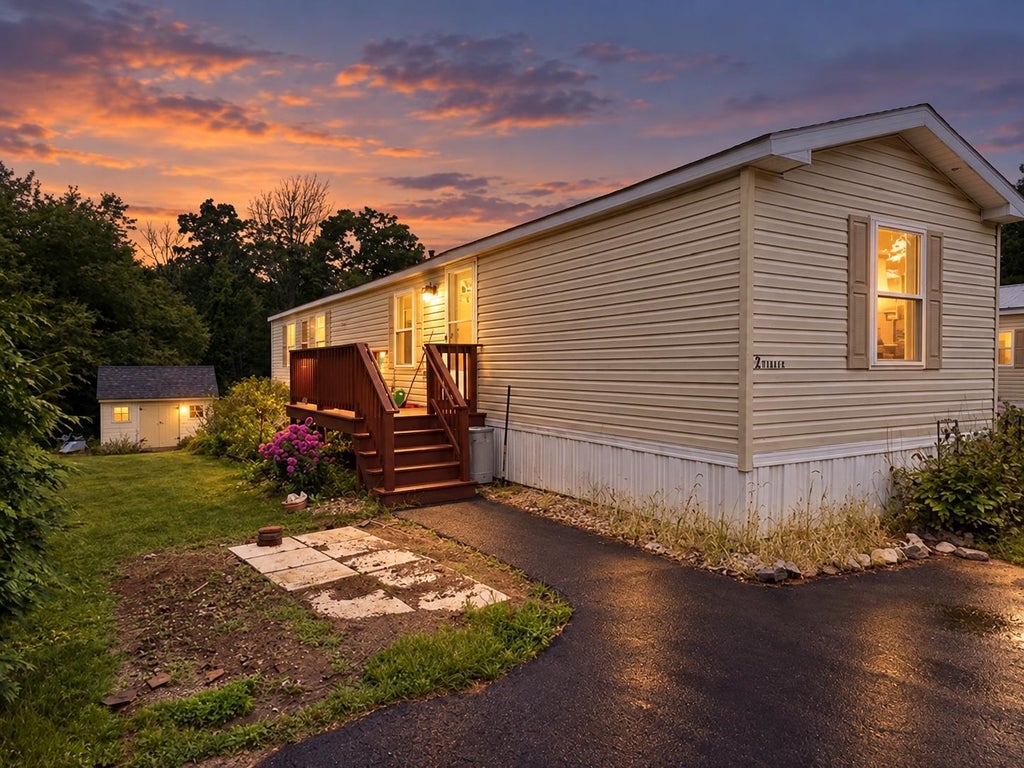 Photo of 2 Parker Avenue, Raymond, NH 03077 (MLS # 5108256)