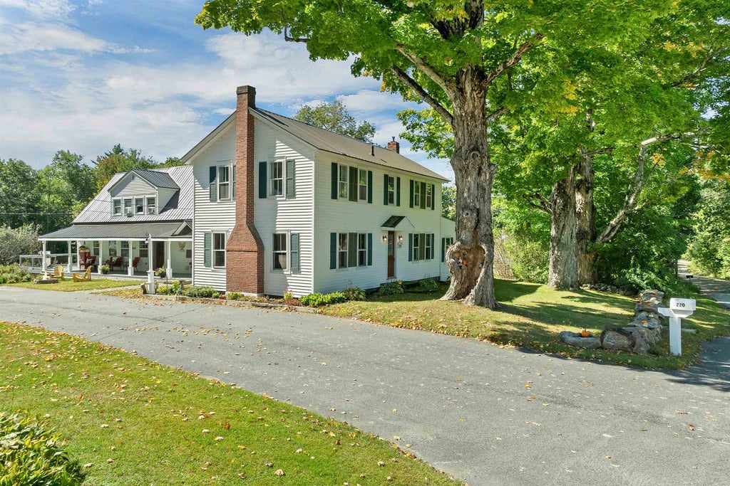 Photo of 220 Stockbridge Corner Road, Alton, NH 03809 (MLS # 5110805)