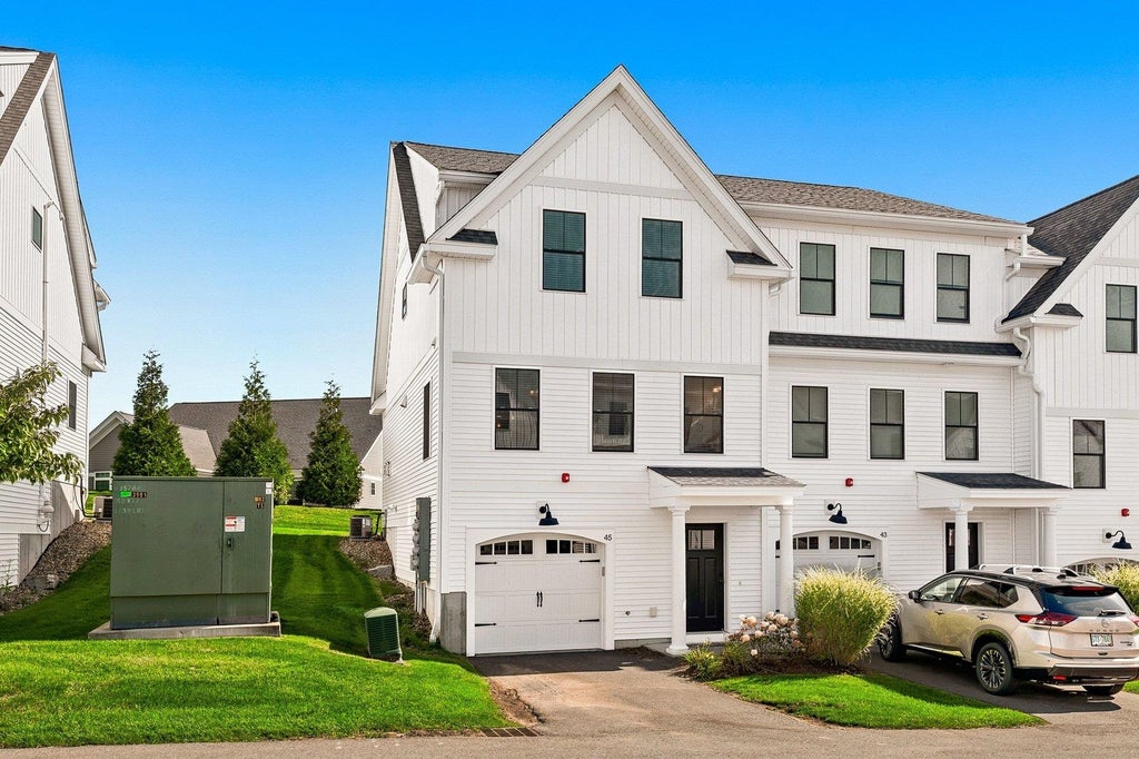 Photo of 45 Northfield Drive #C, Dover, NH 03820 (MLS # 5114411)