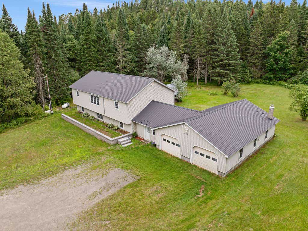 Photo of 29 Pine Tree Circle, Pittsburg, NH 03592 (MLS # 5104458)