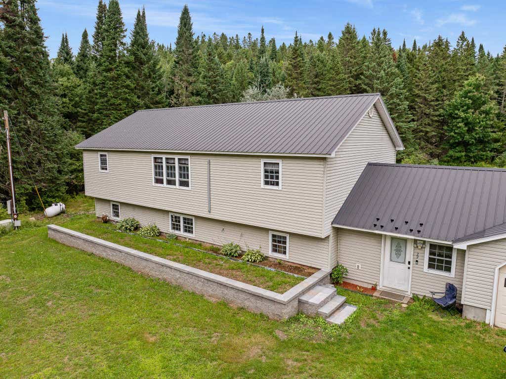 Photo of 29 Pine Tree Circle, Pittsburg, NH 03592 (MLS # 5104458)