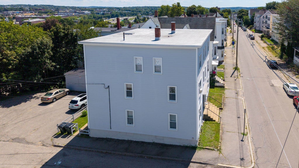 Photo of 237239 NOTRE DAME Avenue, Manchester, NH 03102 (MLS # 5108586)