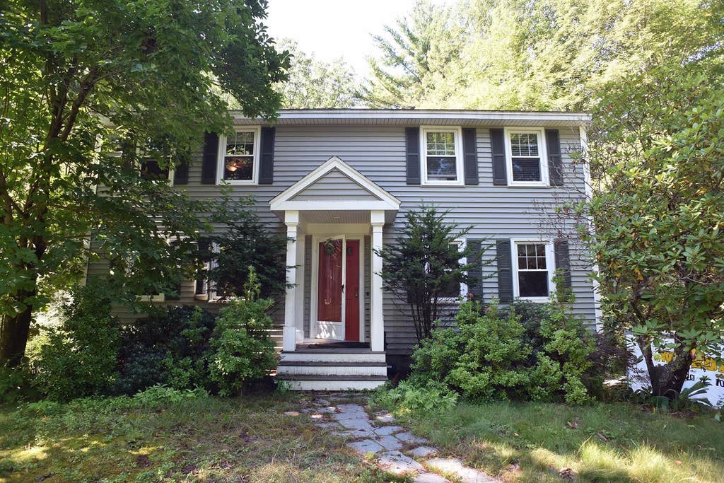 Photo of 35 Raeder Drive, Stratham, NH 03885 (MLS # 5103490)