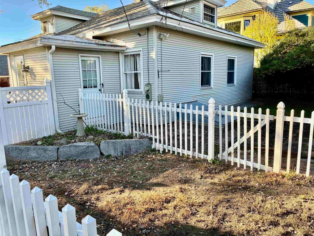 Photo of 59 Riverview Place, Manchester, NH 03104 (MLS # 5111659)