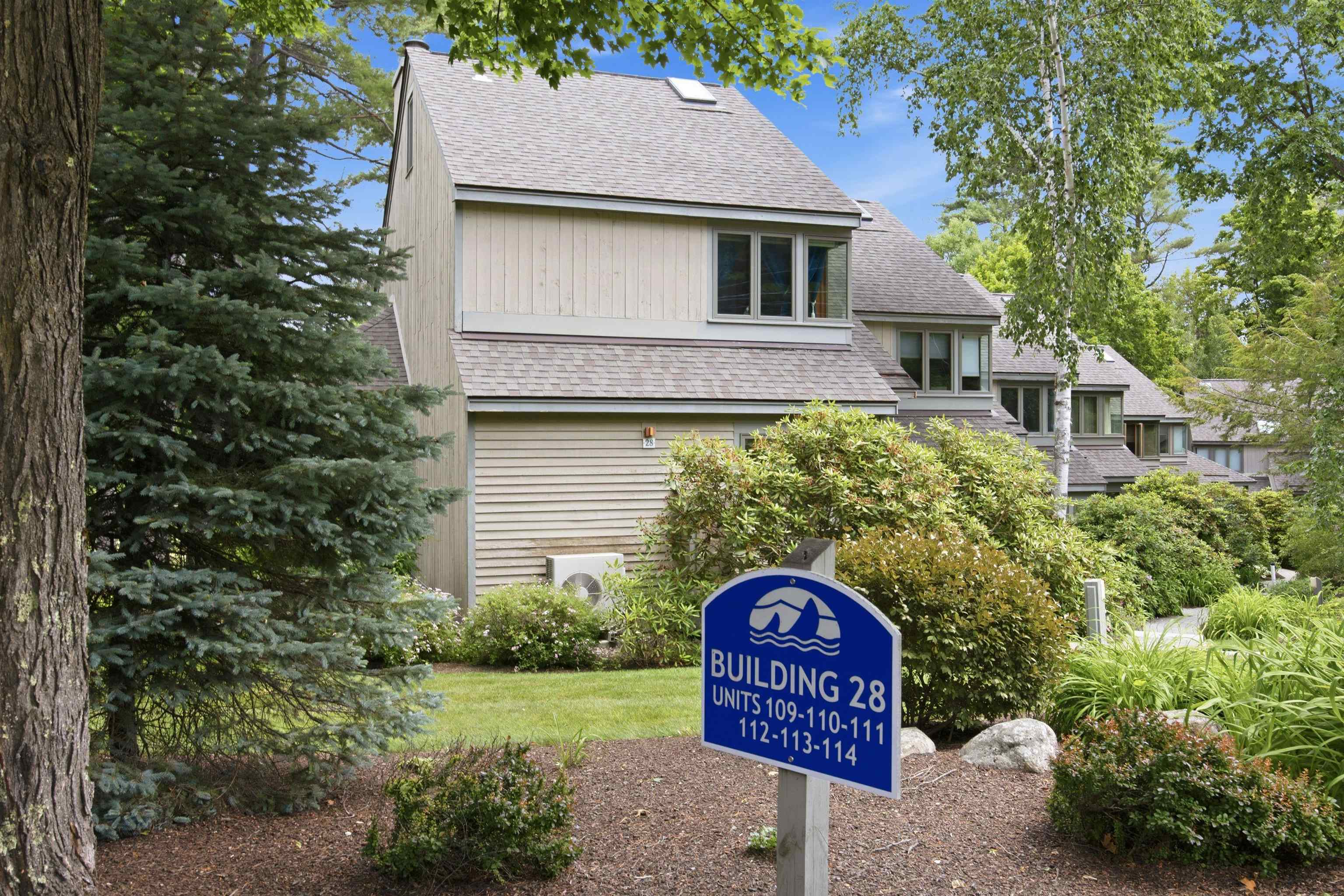 2696 Lake Shore Road 109