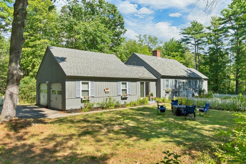 Photo of 98 Lyford Road, Brookfield, NH 03872 (MLS # 5104449)