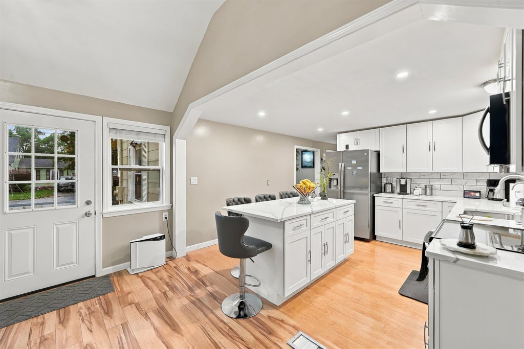 Photo of 9 Belle Aire Avenue, Nashua, NH 03060 (MLS # 5114200)