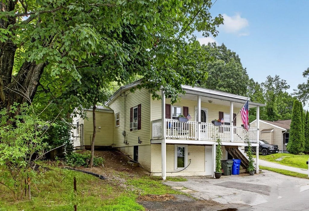 Photo of 91 Dunbar Street, Manchester, NH 03103 (MLS # 5101177)