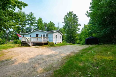 Photo of 103 Lily Pond Road, Alton, NH 03809 (MLS # 5100121)