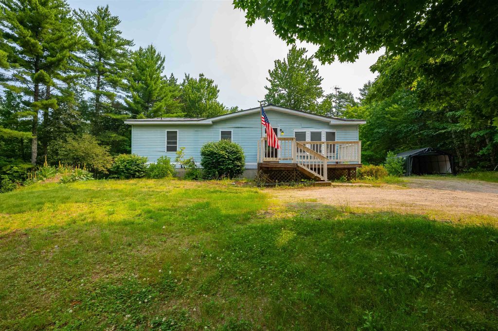Photo of 103 Lily Pond Road, Alton, NH 03809 (MLS # 5100121)