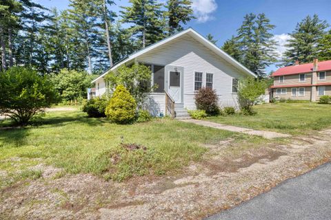Photo of 11 Depot Square Street, Ossipee, NH 03814 (MLS # 5097194)