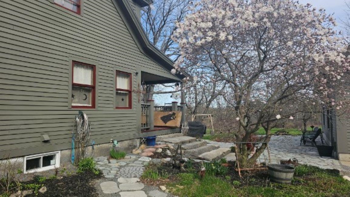 16 Aiken Road