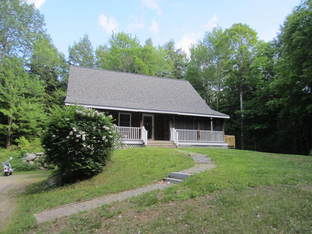 Photo of 114 Ledgewood Terrace, Bridgewater, NH 03222 (MLS # 5094847)