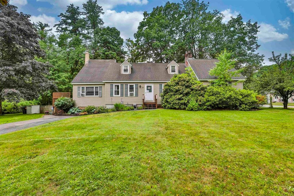 Photo of 9 Candy Lane, Merrimack, NH 03054 (MLS # 5095372)