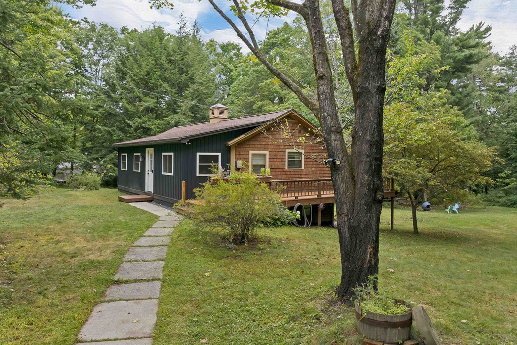 Photo of 100 Foothills Road, Sutton, NH 03273 (MLS # 5108213)