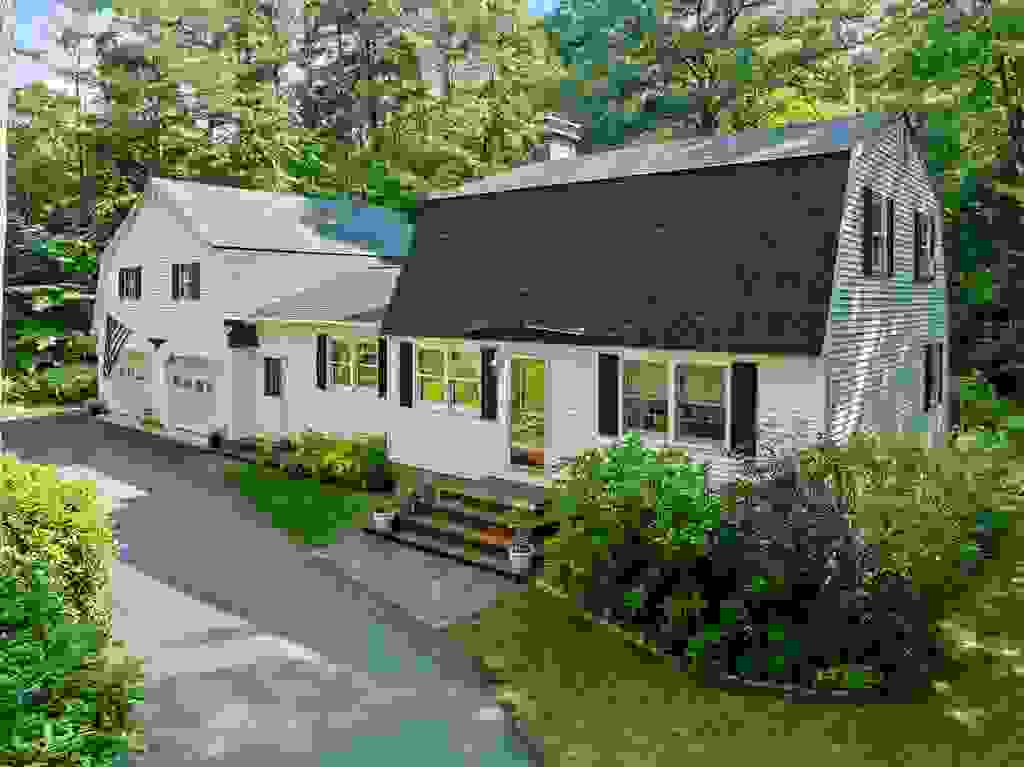 Photo of 198 Dockham Shore Road, Gilford, NH 03249 (MLS # 5104243)