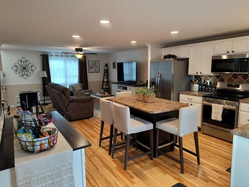 Photo of 28 Owens Drive #34, Swanzey, NH 03446 (MLS # 5096251)