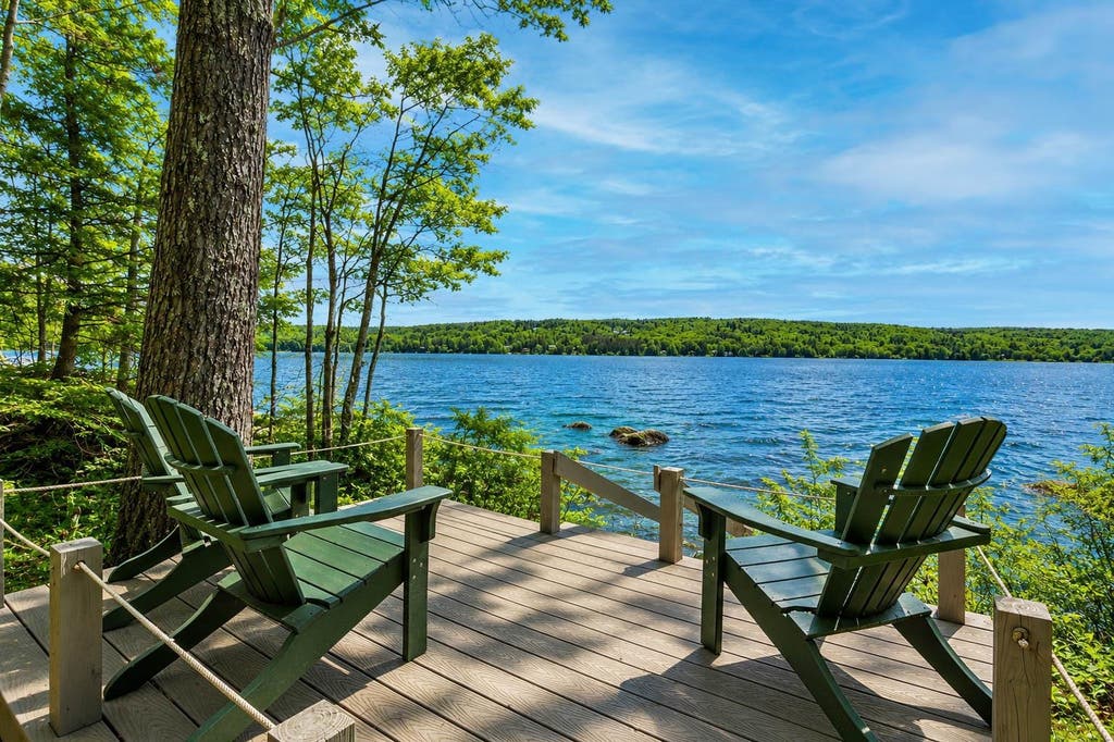 Photo of 986 Lakeshore Drive, New London, NH 03257 (MLS # 5089589)