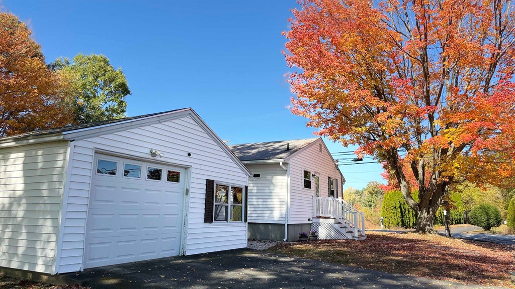 Photo of 500 Donald Street, Bedford, NH 03110 (MLS # 5097142)