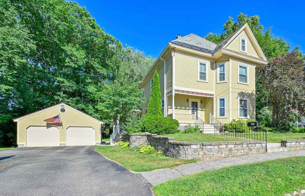 Photo of 153 Russell Street, Manchester, NH 03104 (MLS # 5102380)