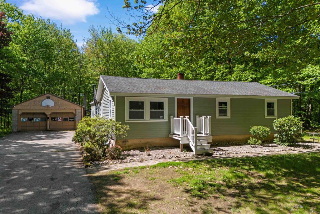 Photo of 125 Blackwater Road, Rochester, NH 03867 (MLS # 5091401)