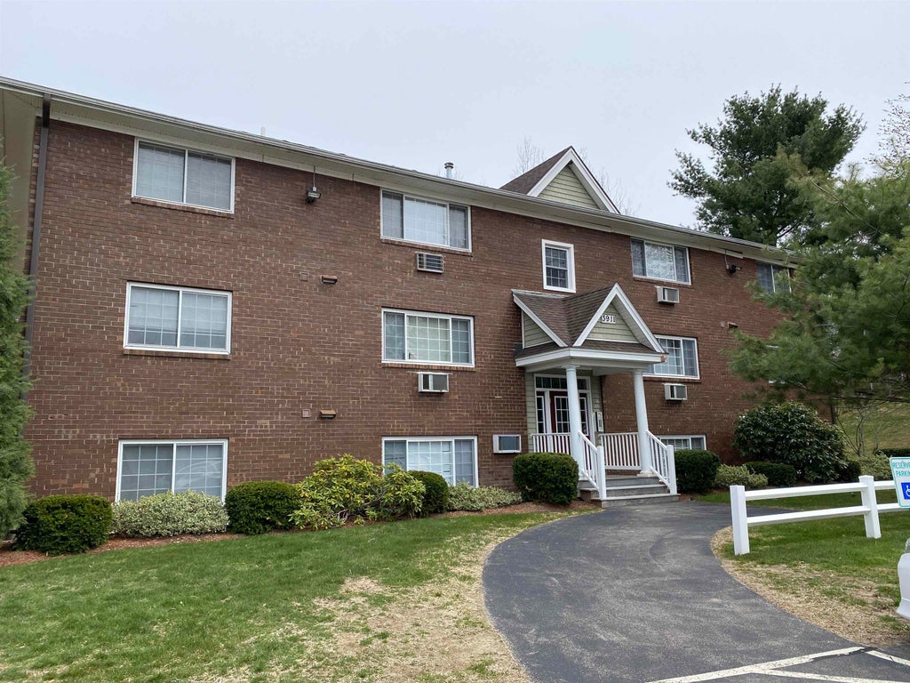 Photo of 3931 Old Brown Avenue #61, Manchester, NH 03103 (MLS # 5107868)