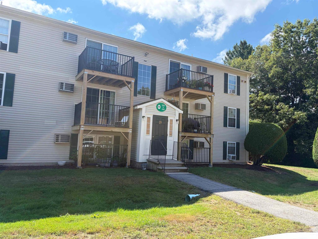 Photo of 2108 White Cedar Boulevard, Portsmouth, NH 03801 (MLS # 5108386)