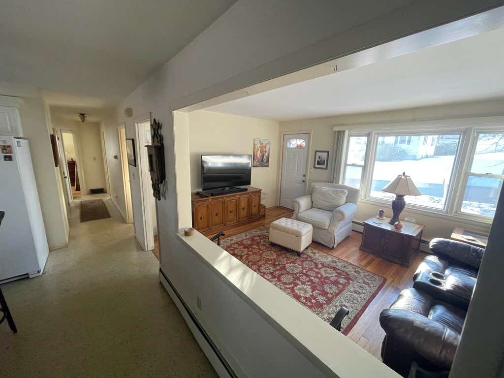 Photo of 142 Constant Street, Manchester, NH 03103 (MLS # 5106192)