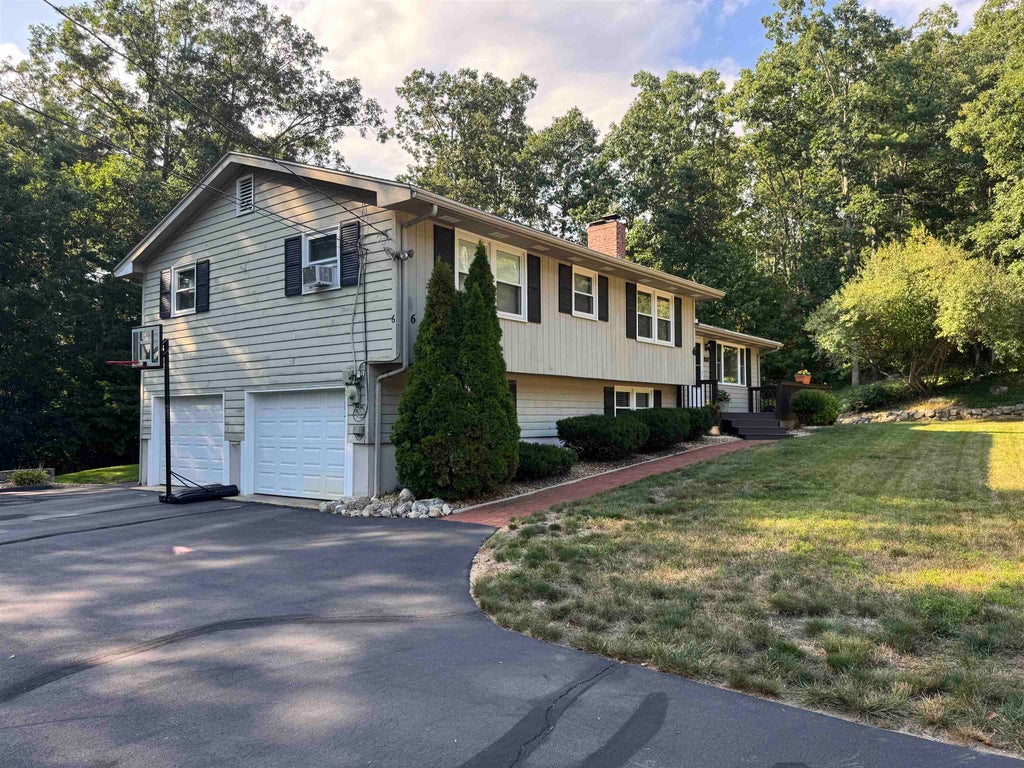 Photo of 6 Quincy Lane, Merrimack, NH 03054 (MLS # 5106689)