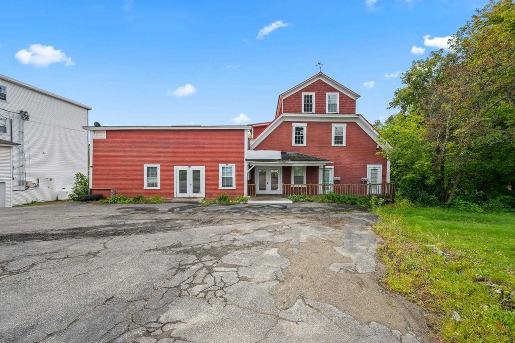 Photo of 36 King Square, Whitefield, NH 03598 (MLS # 5109333)