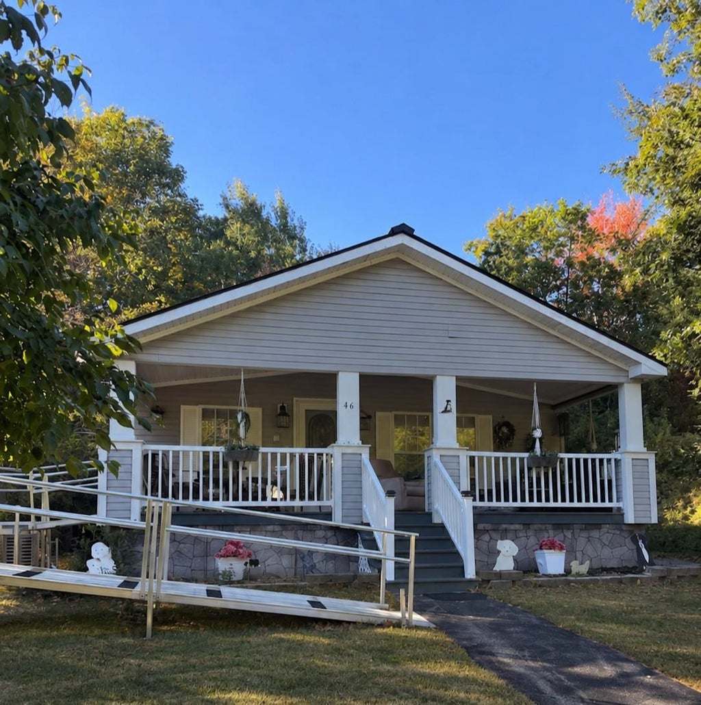 Photo of 46 Ivy Lane, Farmington, NH 03835 (MLS # 5114819)
