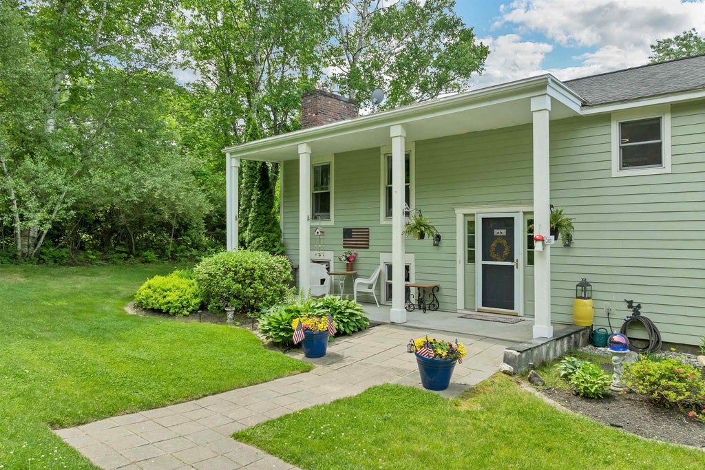 Photo of 7 Barnard Ridge Road, Meredith, NH 03253 (MLS # 5094179)
