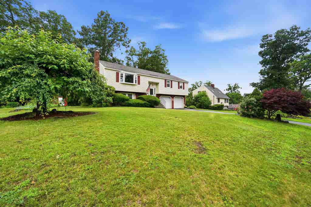 Photo of 26 Veronica Avenue, Salem, NH 03079 (MLS # 5096397)