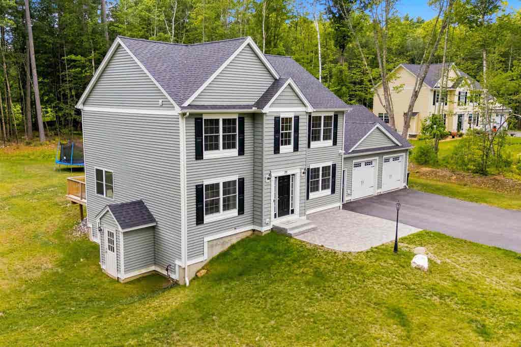 Photo of 26 Swamp Road, Epsom, NH 03234 (MLS # 5103290)
