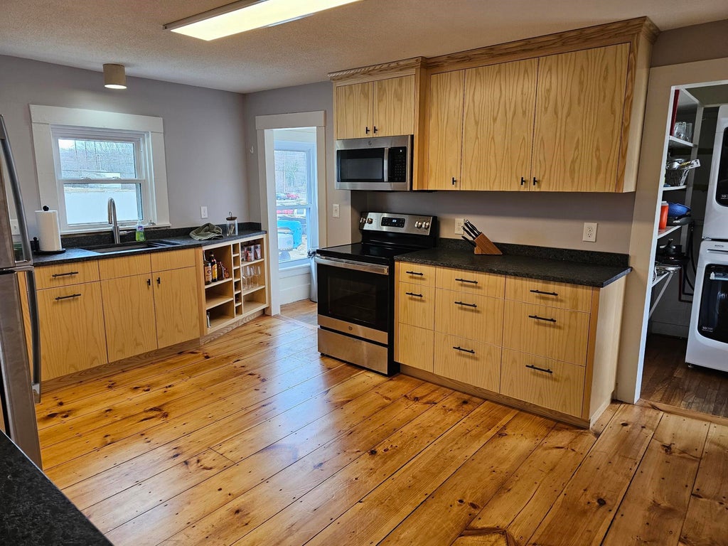 Photo of 18 Pearl Street #2, Keene, NH 03431 (MLS # 5111267)