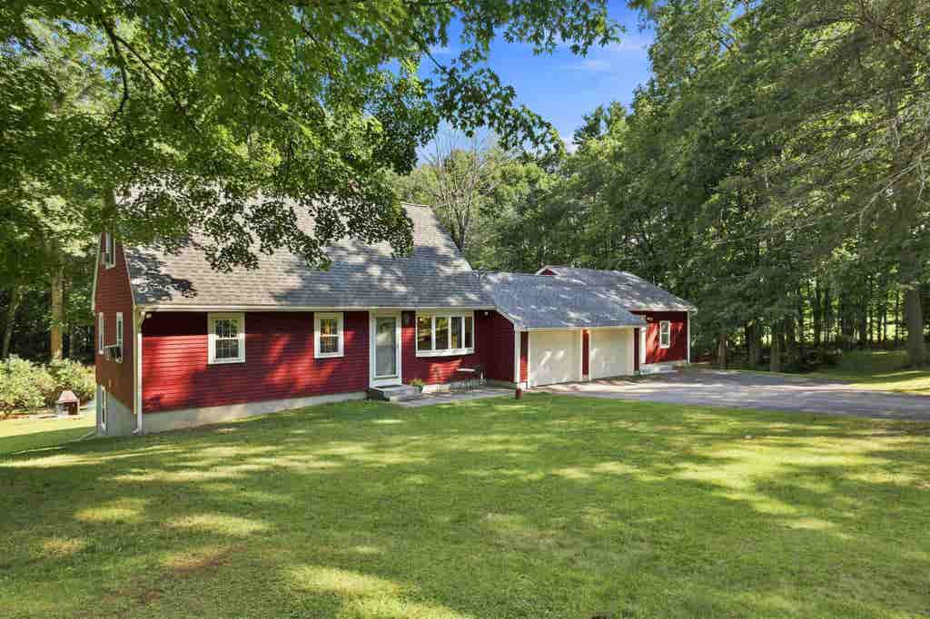 Photo of 157 Camp Lee Road, Epping, NH 03044 (MLS # 5104526)