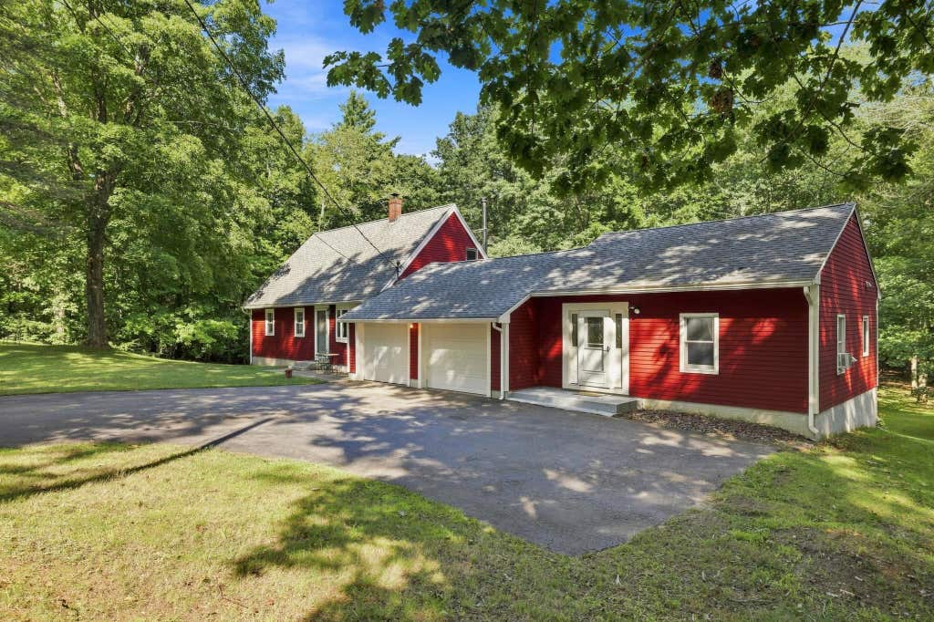 Photo of 157 Camp Lee Road, Epping, NH 03044 (MLS # 5104526)