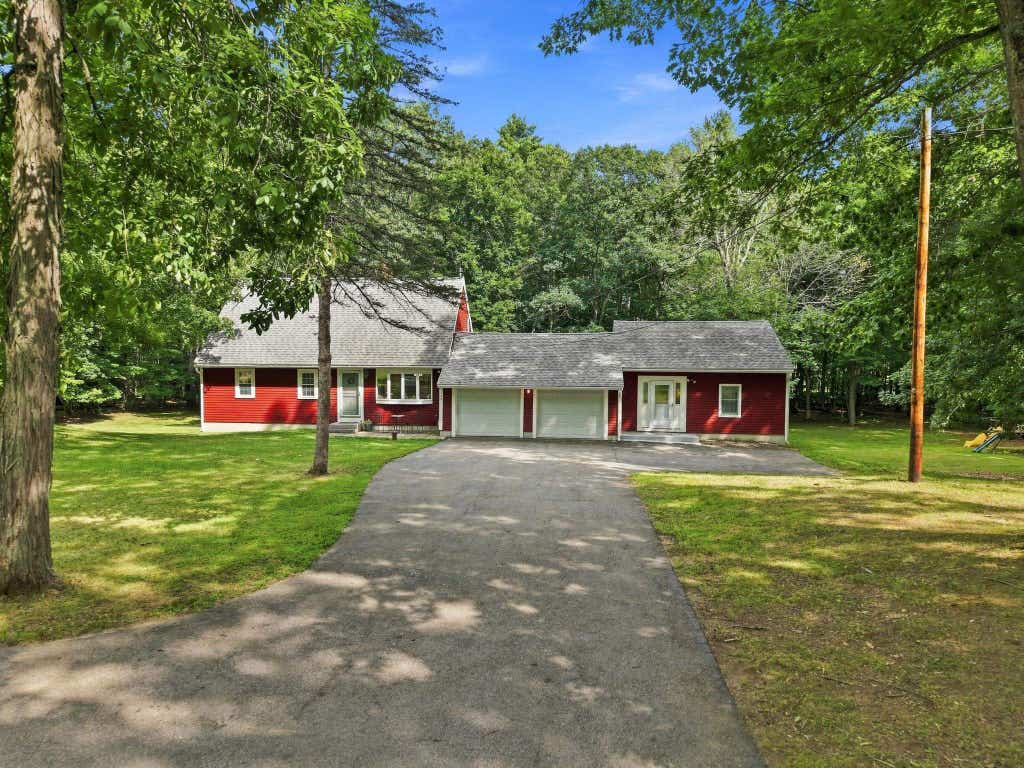 Photo of 157 Camp Lee Road, Epping, NH 03044 (MLS # 5104526)