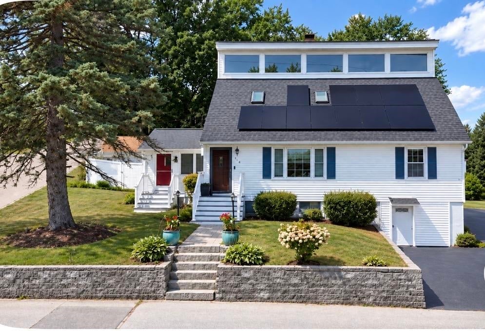 Photo of 123 South Jewett Street, Manchester, NH 03103 (MLS # 5110673)