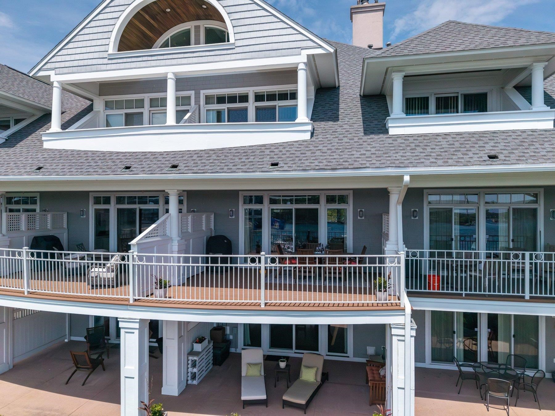 4 Island Avenue 5