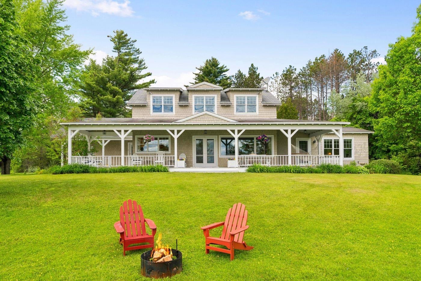 824 North Shore Road