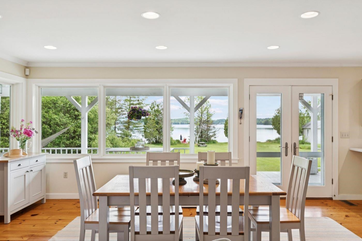 824 North Shore Road