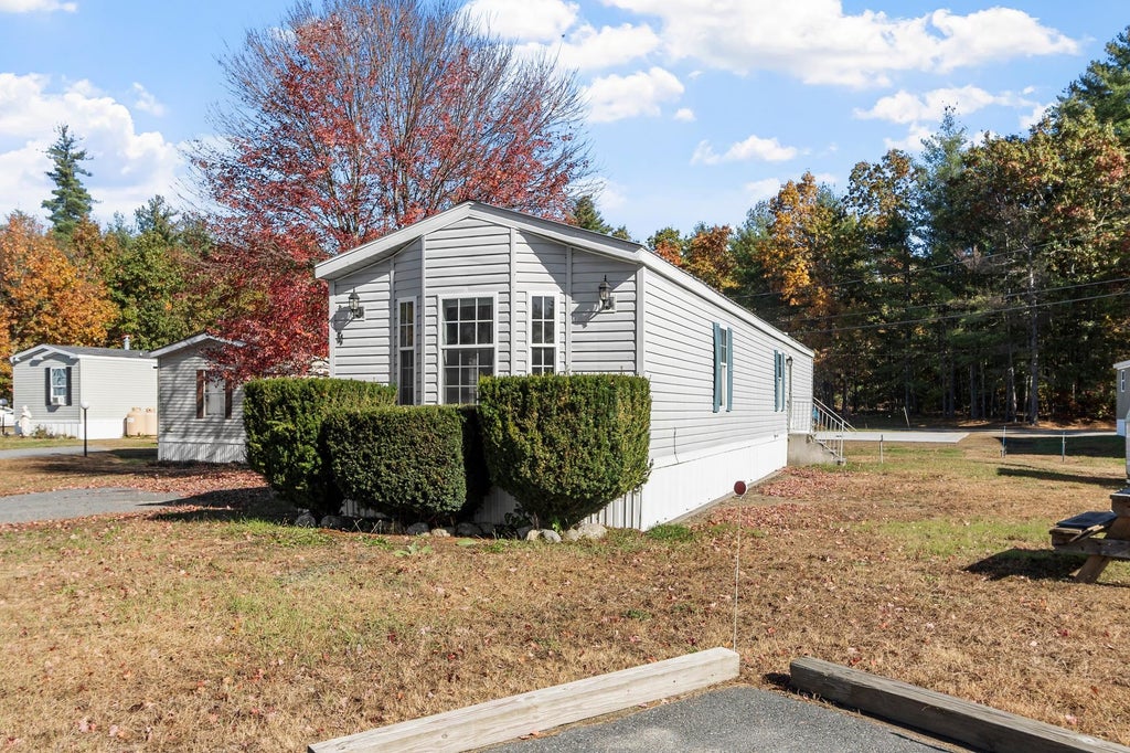 Photo of 11 Robbins Street, Hinsdale, NH 03451 (MLS # 5115165)