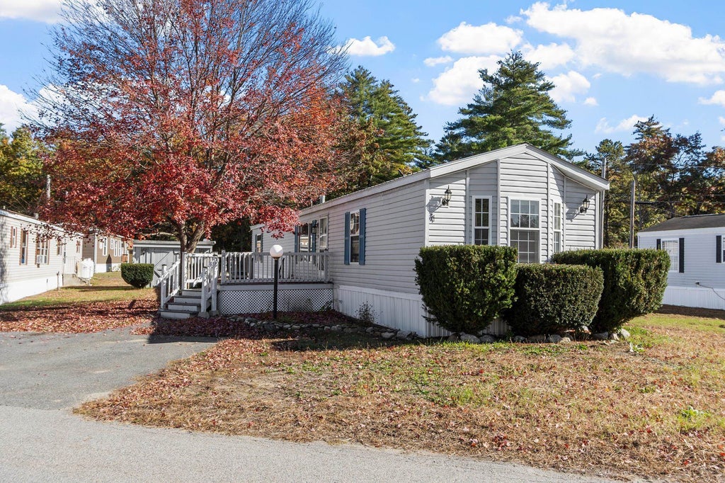 Photo of 11 Robbins Street, Hinsdale, NH 03451 (MLS # 5115165)