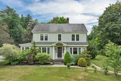 Photo of 23 West Main Street, Newton, NH 03859 (MLS # 5098637)